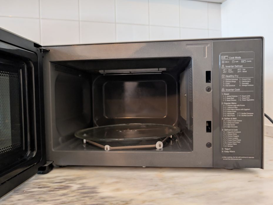 Microondas LG 25 litros com função Grill - 1000W