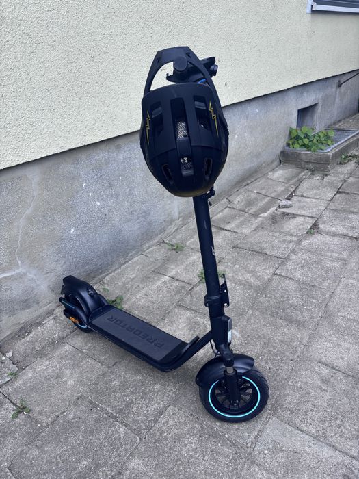 hulajnoga elektryczna Predator ES Storm z kaskiem