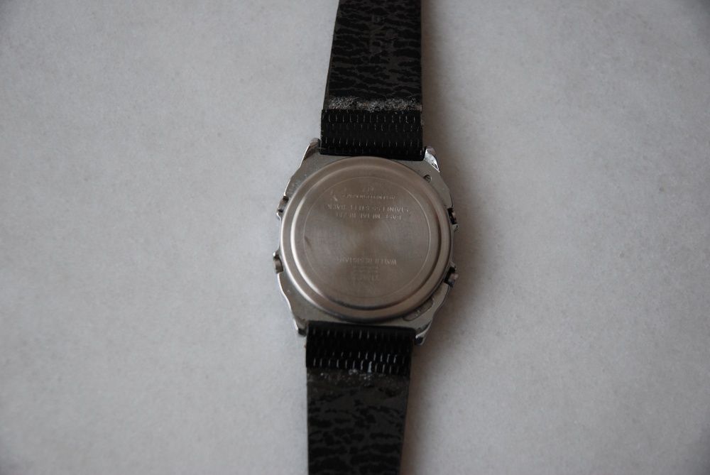 Relógio Timex Quartz antigo. Envio pelo correio.