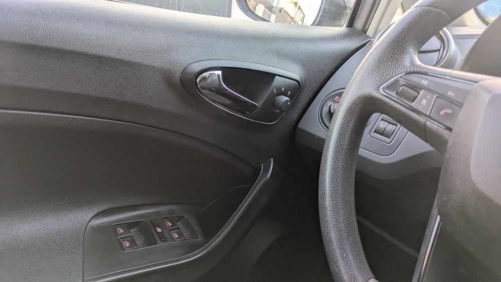 Seat Ibiza 1.0 Gasolina — photo 4