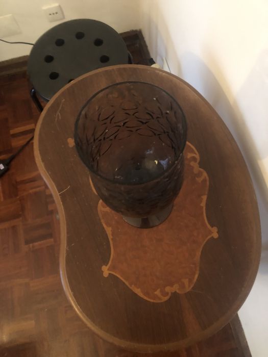 Jarra decorativa em vidro azul