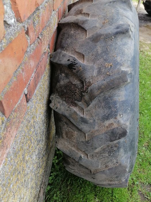 Sprzedam oponę 13.6-28