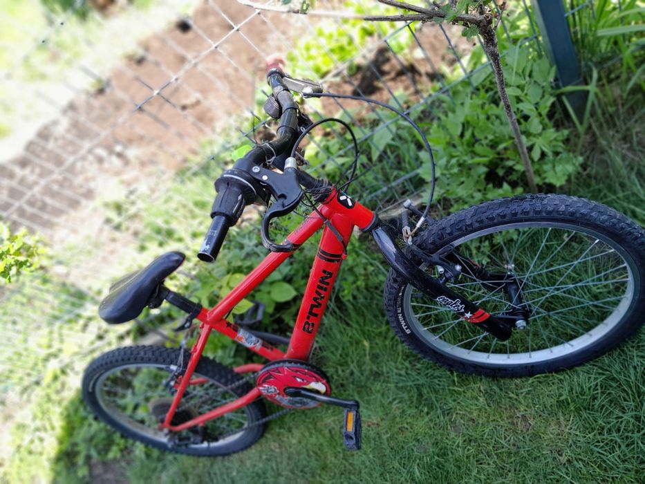 Rower dzieciecy B TWIN czerwony 20