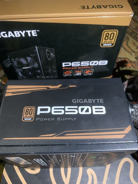 Gigabyte P650B 650W 80+ Bronze  майже новий ,з повним комплектом