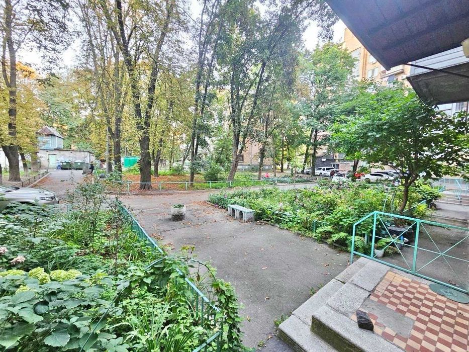 Без% Фото реальні 3к (або 2к за27тис) розд Липки м Печерська Кловська