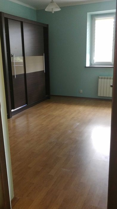 Do wynajęcia piętro domu jednorodzinnego , dwa pokoje , salon z kuchnią , łazienka.