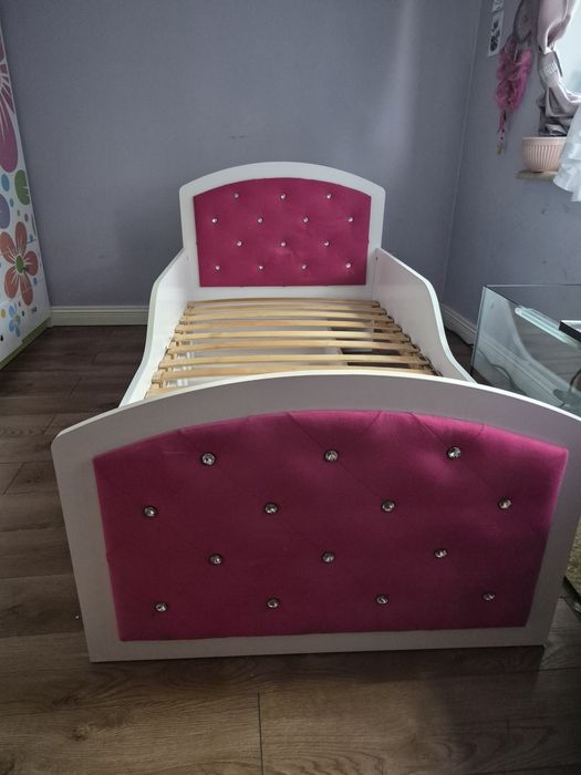 Łóżko dla dziewczynki 90x160