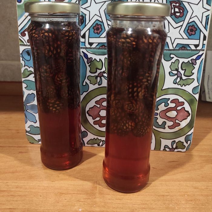 Шишки варення шишкове джем карамелізовані шишки елка сироп мед