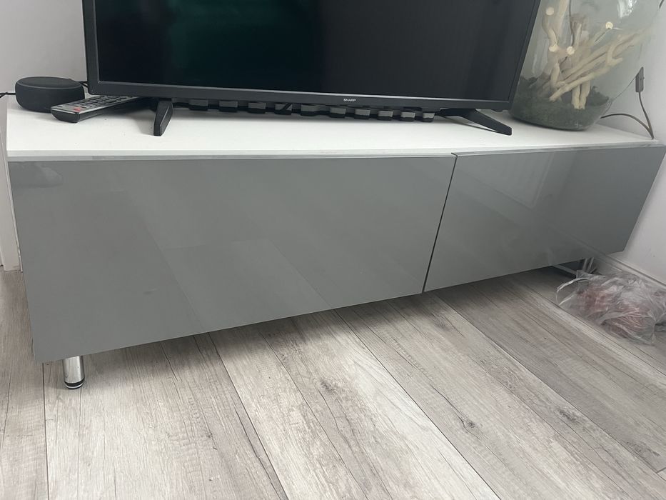 Komoda rtv 140 + szafki wiszące