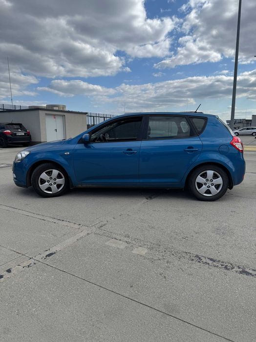 KIA CEE'D hatchback // niski przebieg 2009r.