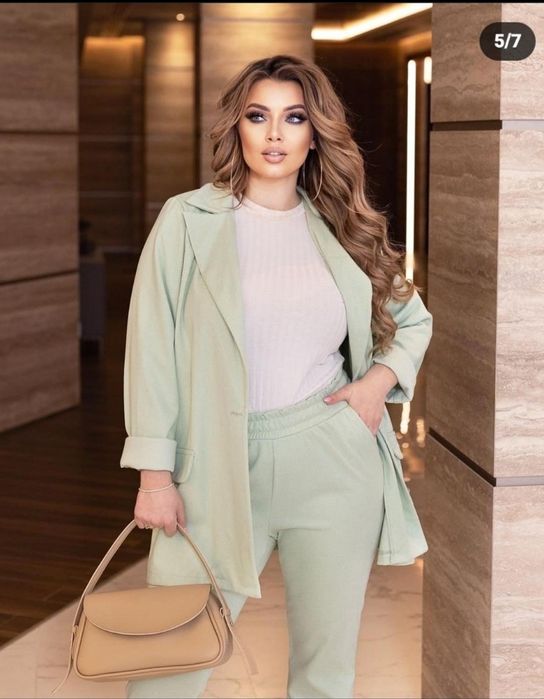 Продам  бірюзовий костюм