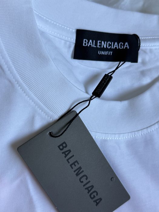 Футболка Balenciaga