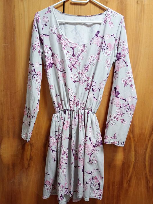 Sukienka w kwiaty L XL