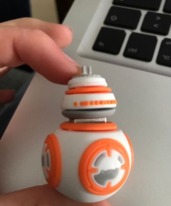 STAR WARS Bohaterowie Galaktyki strzegą Twych danych.Pendrive 16 GB