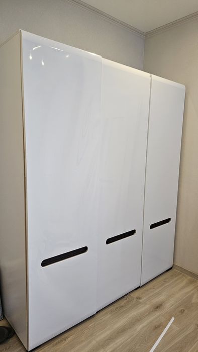 Продам стенку и шкаф для гостиной или спальни