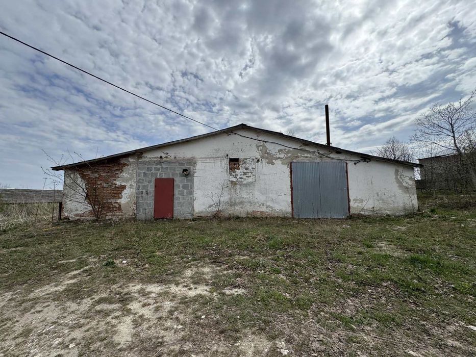 Продаж будівлі с. Буцнів