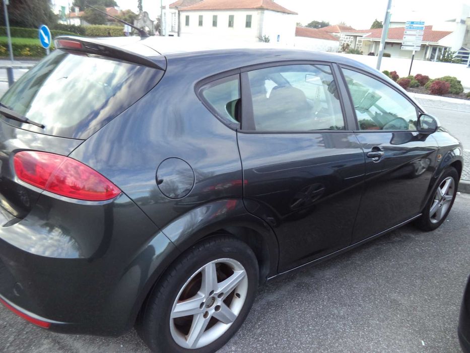 SEAT   LEON  1.0 gasolina TURBO-150000 km