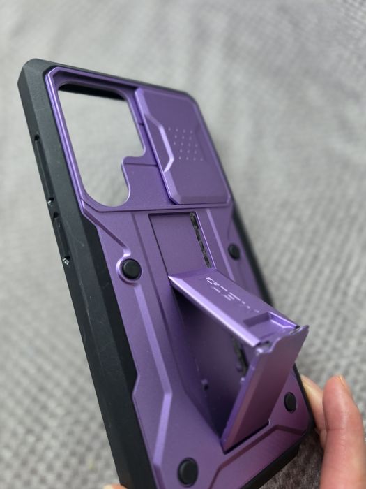 Sprzedam obudowę MECH Tongate na Samsung Galaxy S25 Ultra!