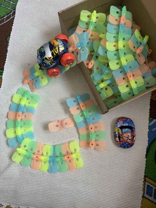 Elastyczny tor wyścigowy antygrawitacyjny- jak nowy