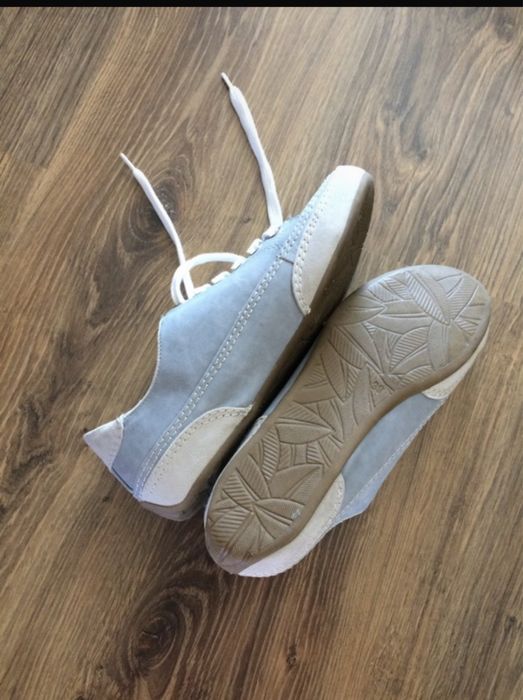 Nowe tenisówki damskie