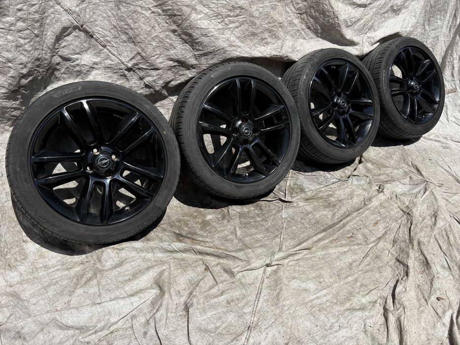 Koła Felgi Opel Corsa 4 x 100 17’ 7J ET 44  Opony Falken 215/45 R17