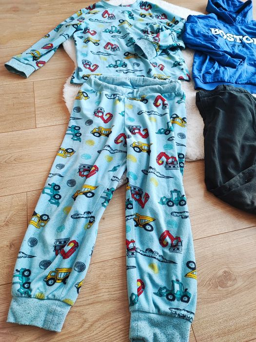 Piżama chłopięca koparki 122/128 i bluza + spodnie eleganckie