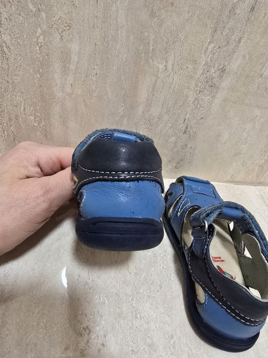 Шкіряні босоніжки Pablosky