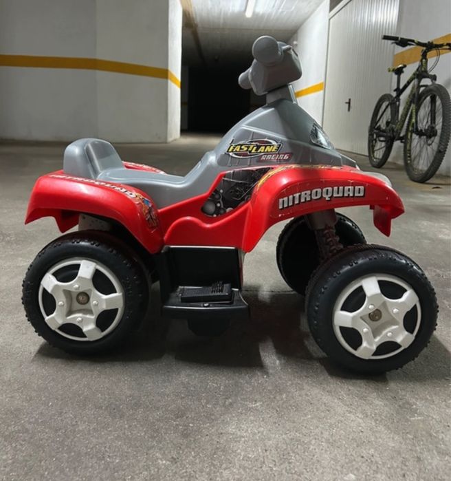 Moto 4 para criança