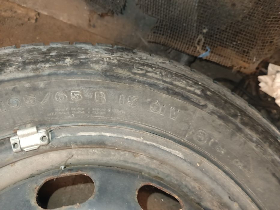 Sprzedam koła samochodu 2 sztuki MOŻLIWOŚĆ WYSYŁKI