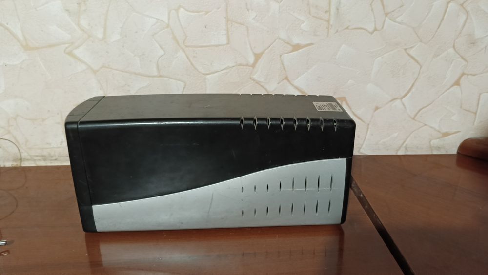 Джерело безперебійного живлення, інвертор