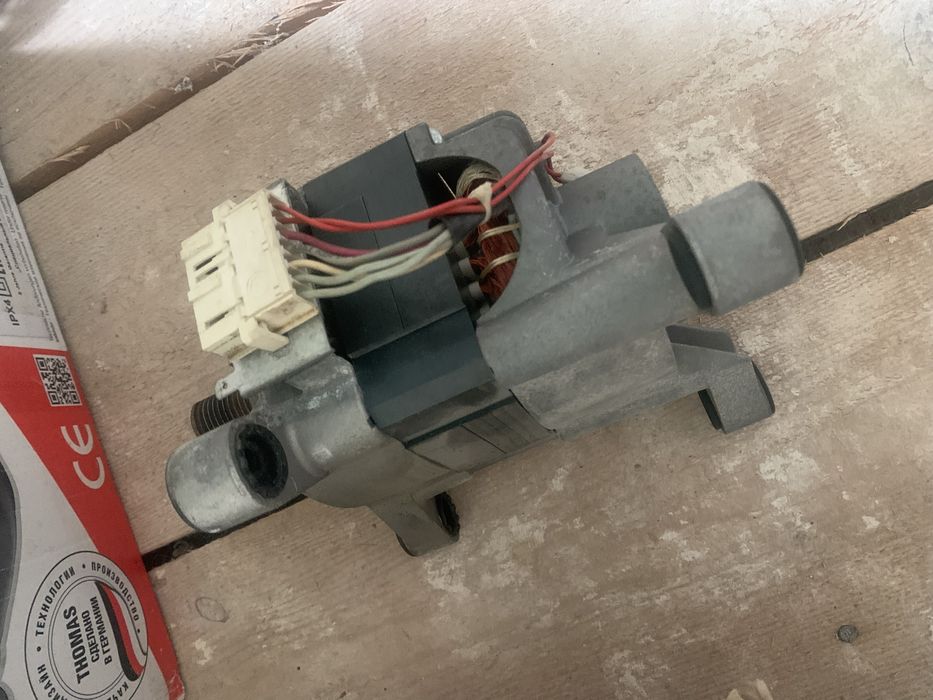 Мотор  Стиральная машина Ariston AVTL 109