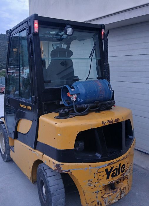 Empilhador yale 3t irrepreensível