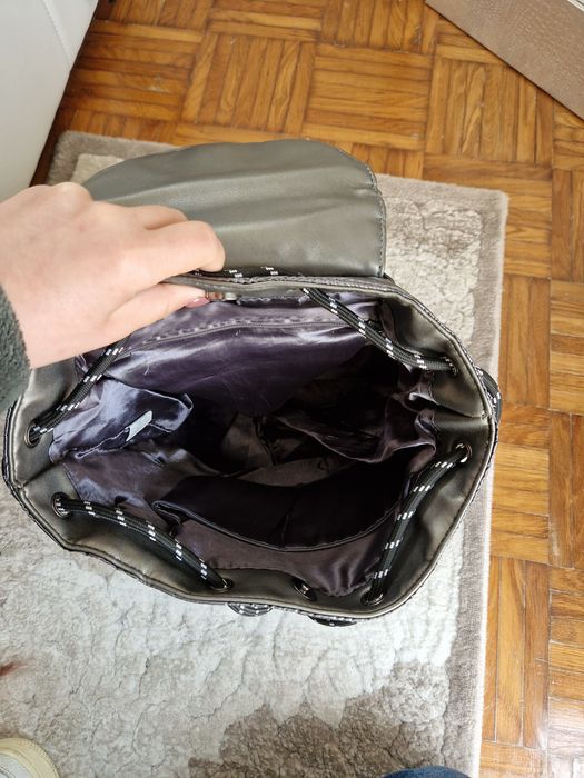 Mala costas prateada