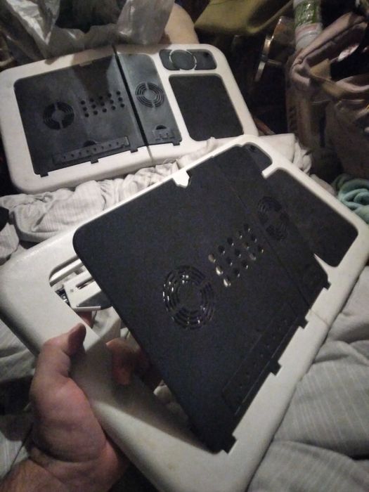 Столик без ножек, и ножка для Столика с охлаждением, для ноутбука.