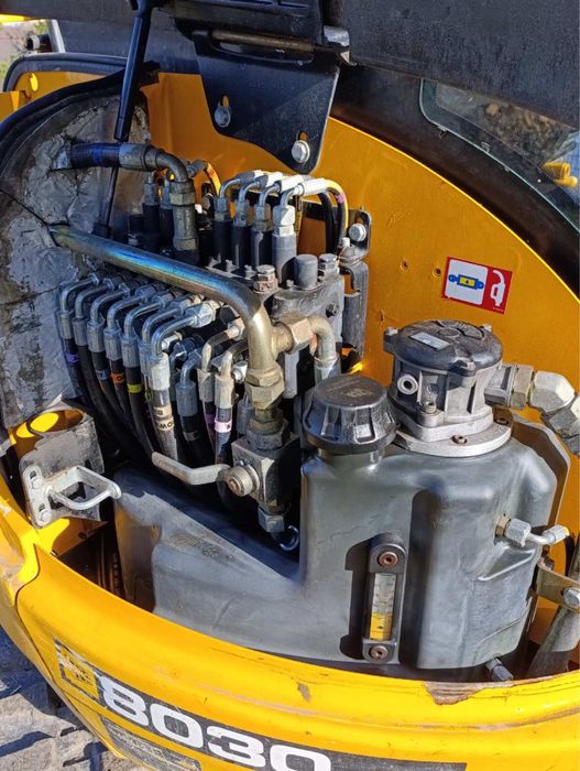 Продам міні екскаватор JCB