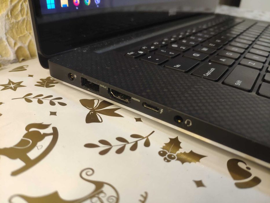 Dell XPS 15 9550 15.6" 4k i7-6700HQ 960m 16ram 256ssd