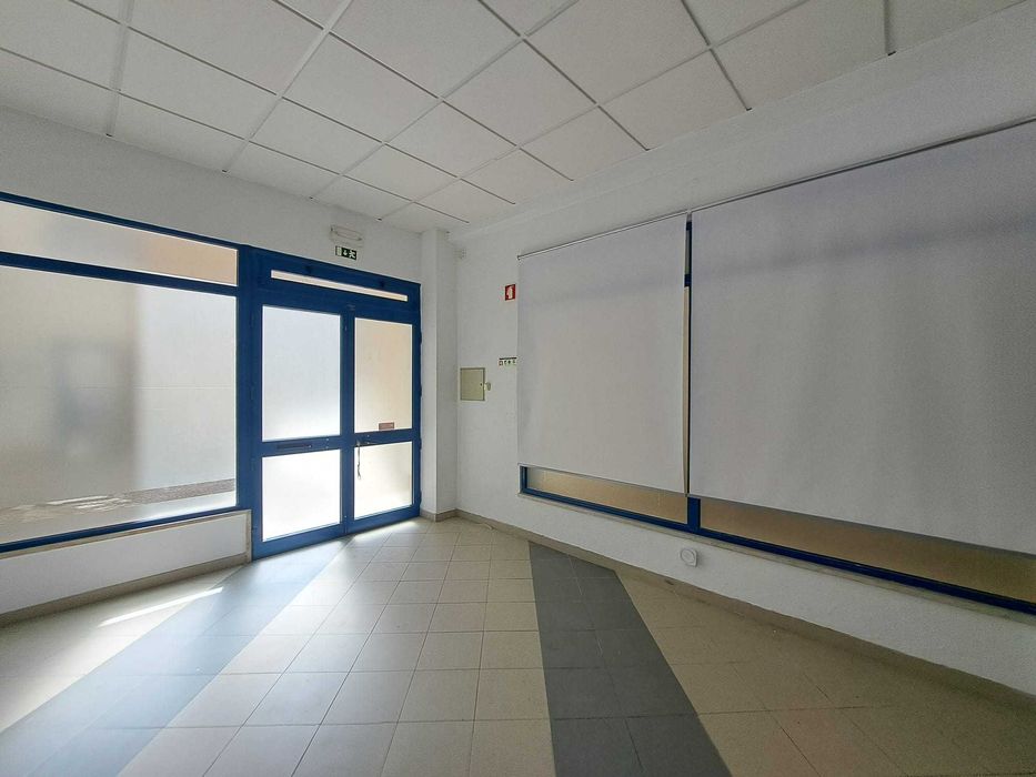 Arrenda-se Loja ou Escritório