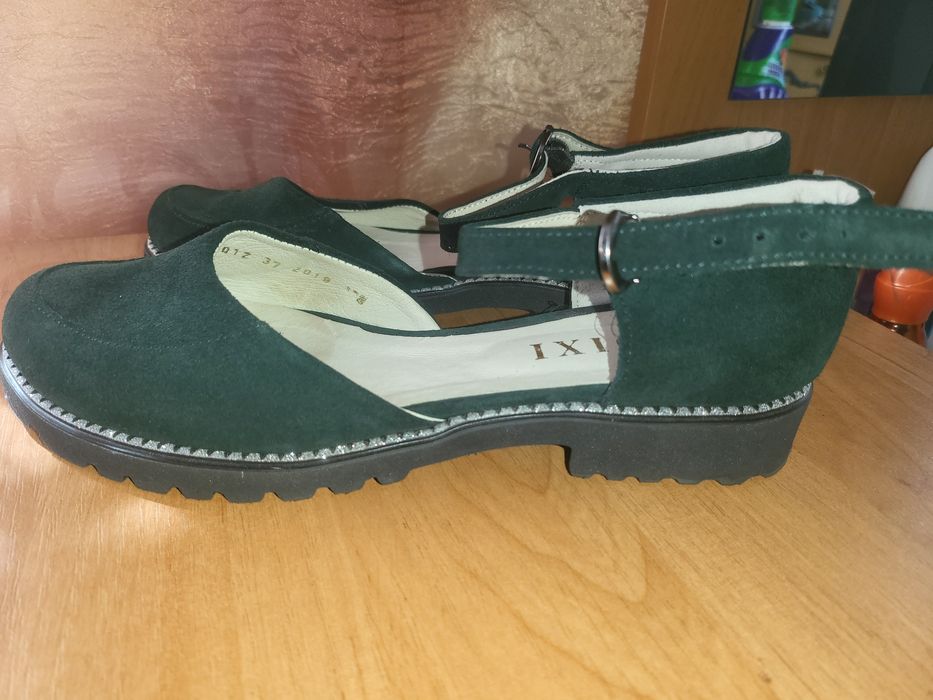 Продам туфли  замш