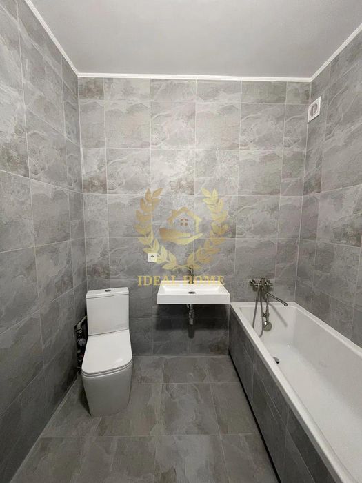 Продам гарний таунхаус в центрі Бучі з ремонтом.