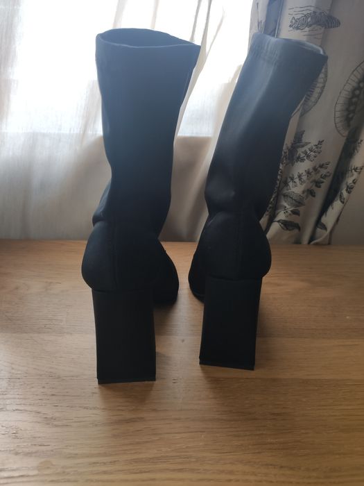 Botas de salto pretas novas