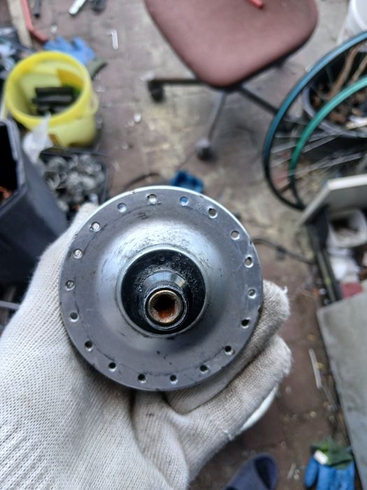 Dynamo w kole , prądnica shimano
