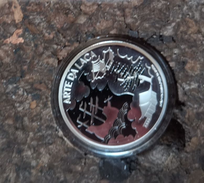 Moeda prata proof comemorativa  "Arte laca"