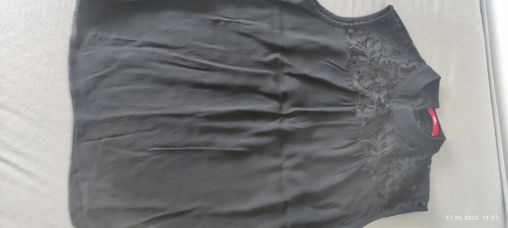 Czarny top przód z koronki