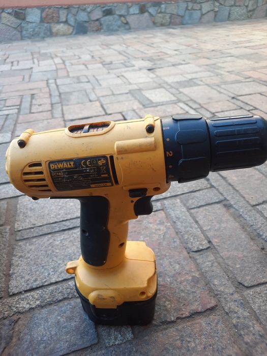 Укумуляторний шуруповерт DeWalt