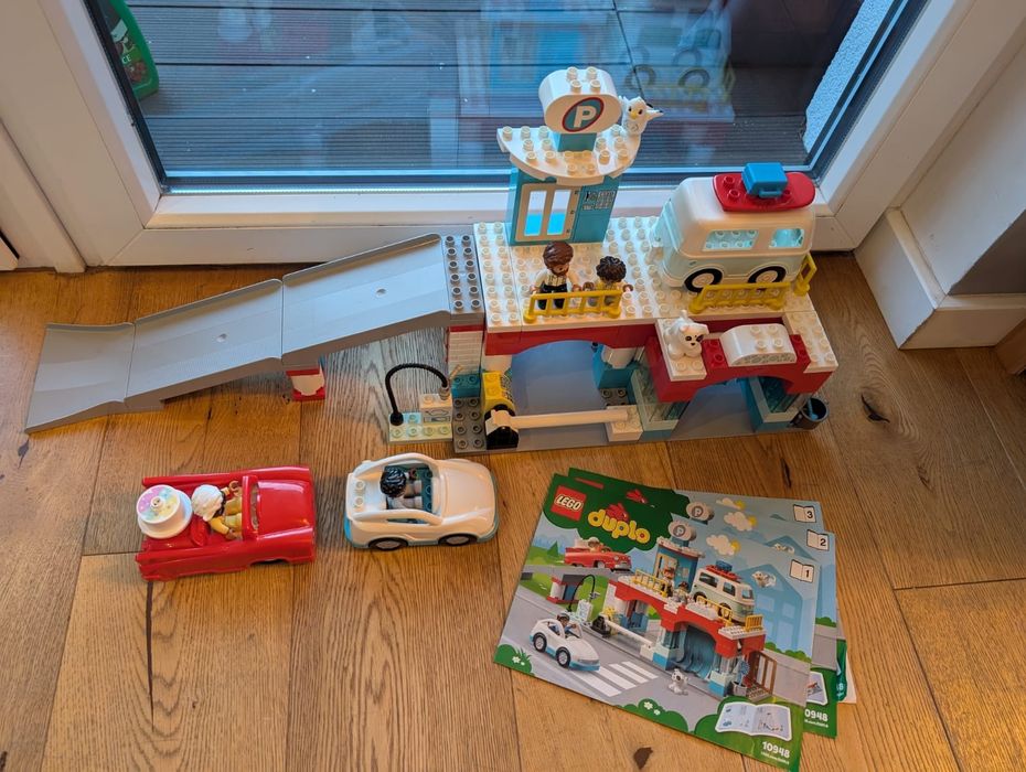 Lego Duplo Parking piętrowy i myjnia samochodowa 10948