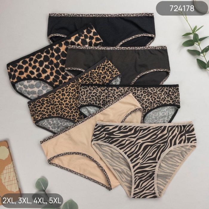Жіночі трусики набором