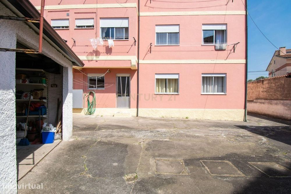 Apartamento T3 + G em S. Martinho do Bispo