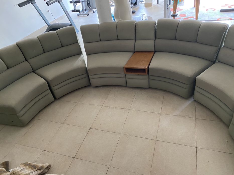 Sofá longo setes metades