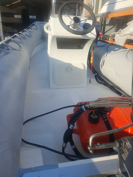 VALIANT 490 V Hypalon 60HP