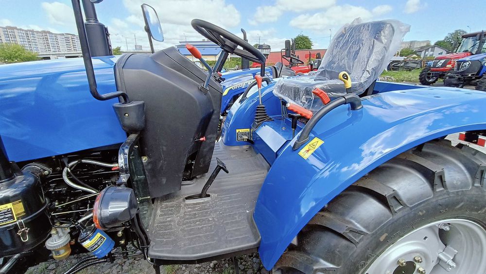 Мінітрактор трактор ДонгФенг404G2 Dongfeng 404G2